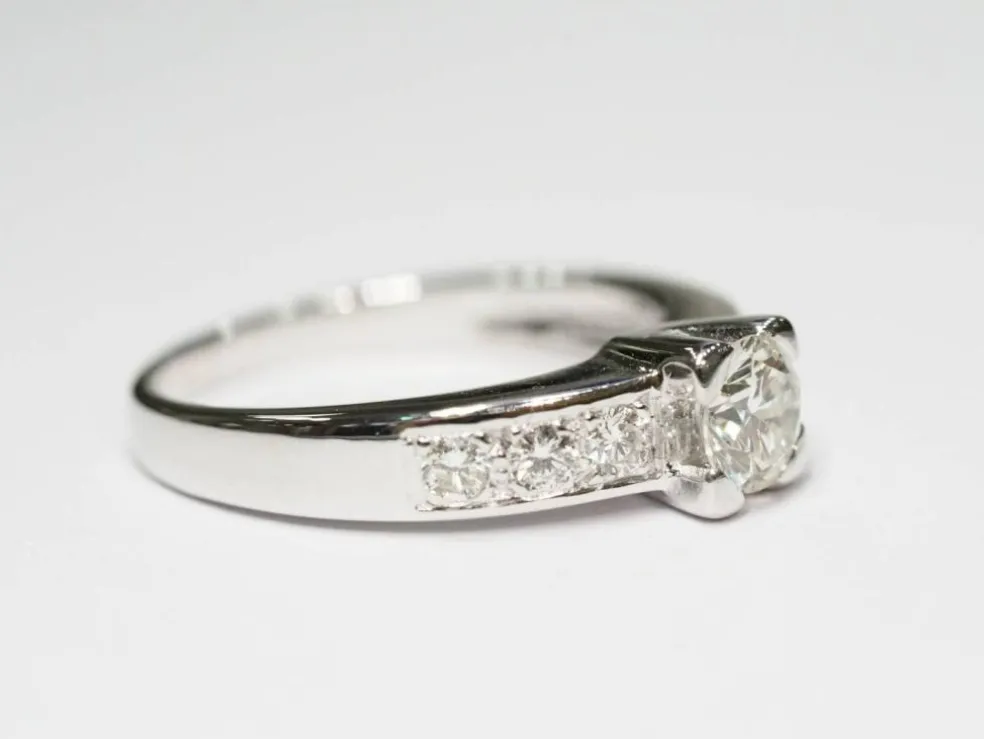 Solitaire or blanc et diamant