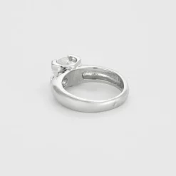 Solitaire or blanc et diamant