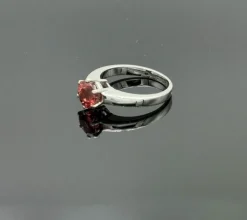 Solitaire or gris spinelle rose