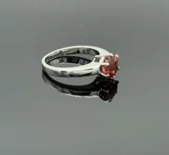 Solitaire or gris spinelle rose