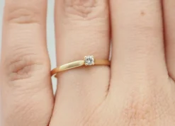 Solitaire or jaune diamant