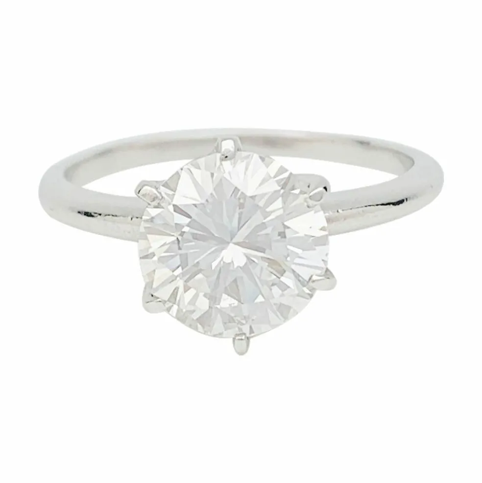 Solitaire platine et diamant, 2,23 carats.