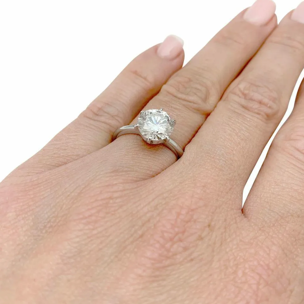 Solitaire platine et diamant, 2,23 carats.