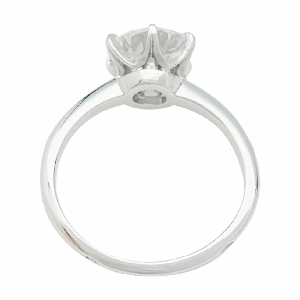 Solitaire platine et diamant, 2,23 carats.