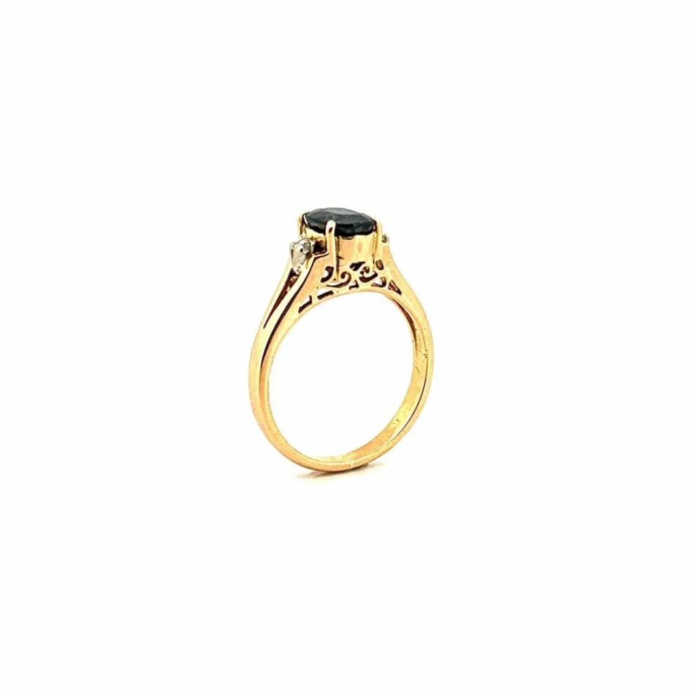 Solitaire saphir et diamants , or jaune 18 carats