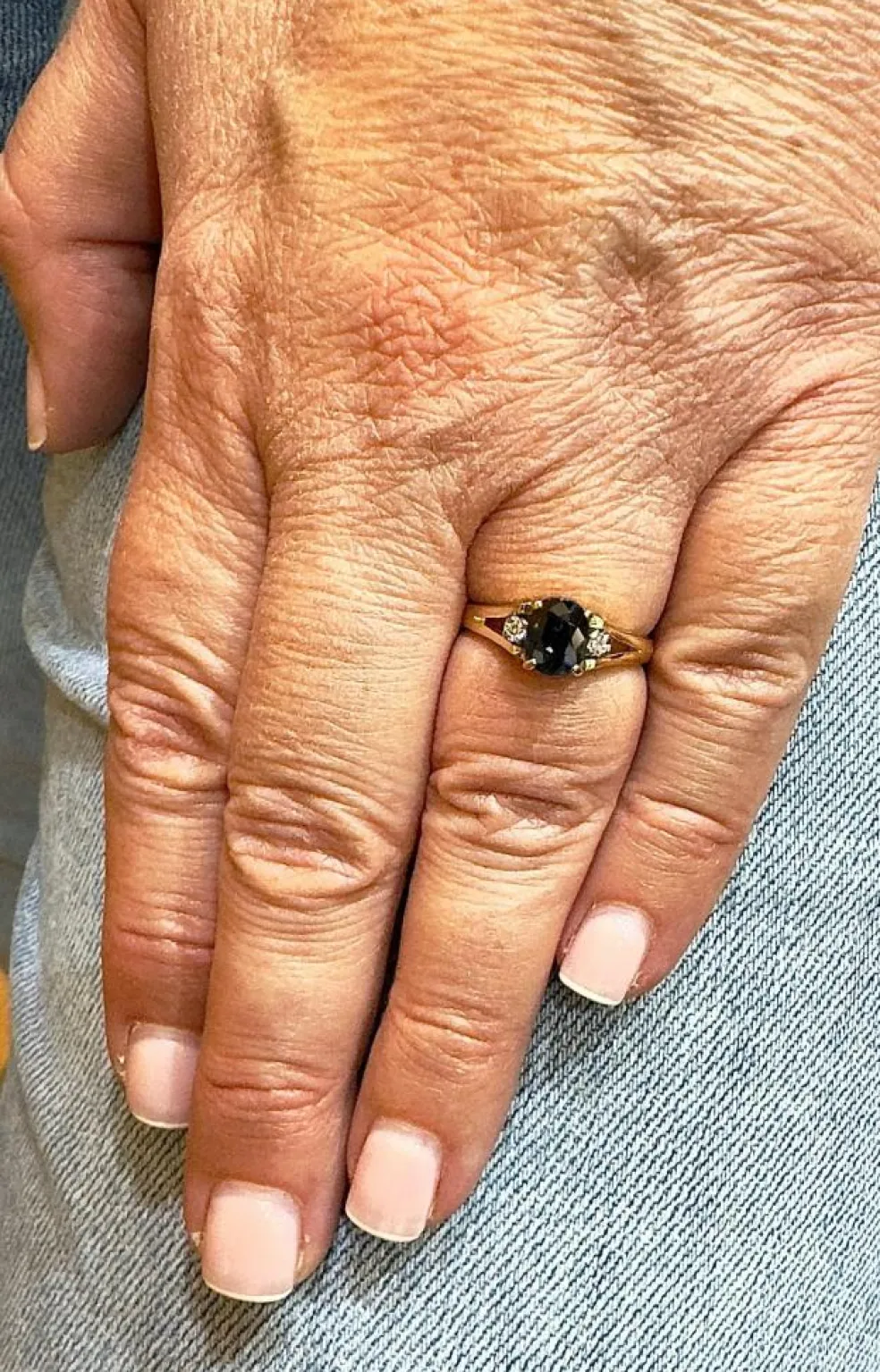 Solitaire saphir et diamants , or jaune 18 carats