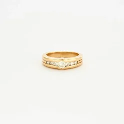 Solitaireor jaune diamant