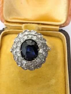 Superbe bague en platine avec saphir et diamants