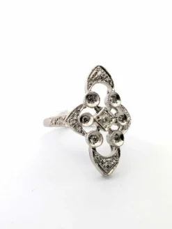 Superbe bague en platine avec diamants naturels