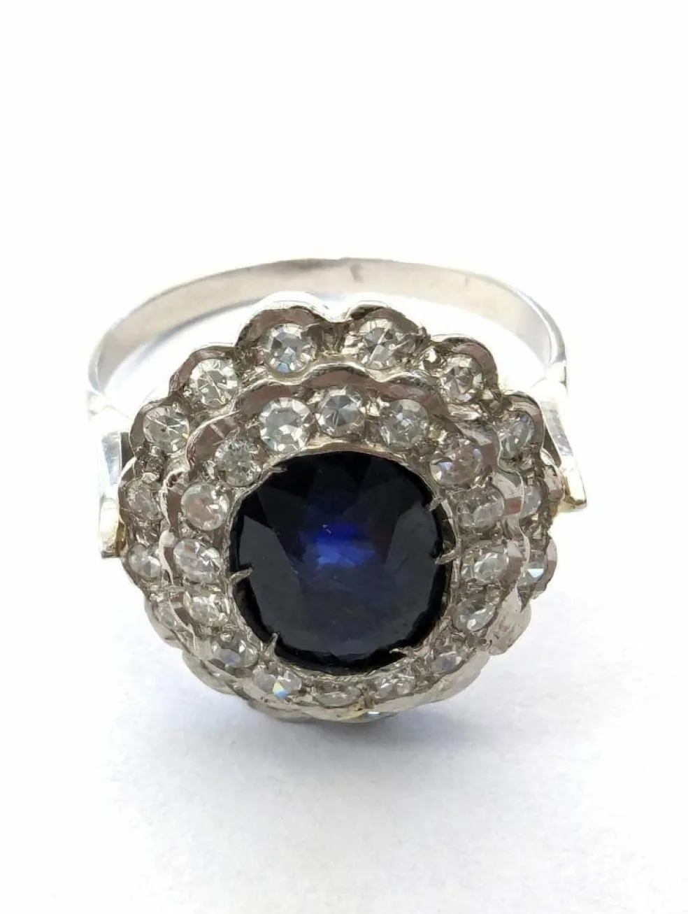 Superbe bague en platine avec saphir et diamants