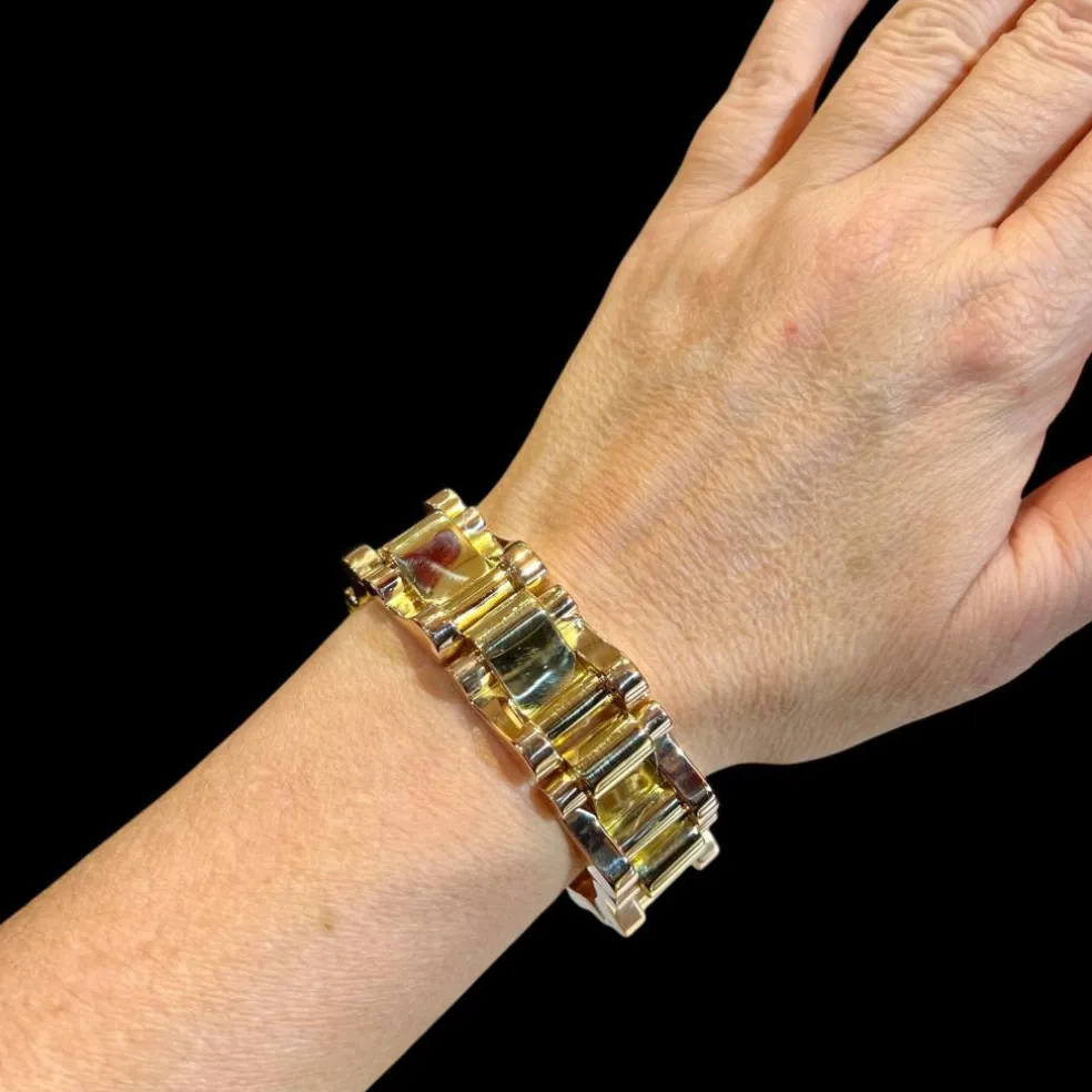 Superbe bracelet « tank » en or rose et or jaune 18 carats, vers 1940