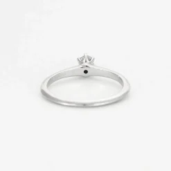 TIFFANY & CO. Bague solitaire diamant et platine