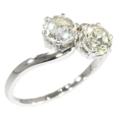 toi et moi diamond ring
