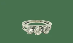 Trilogie en or blanc et diamants