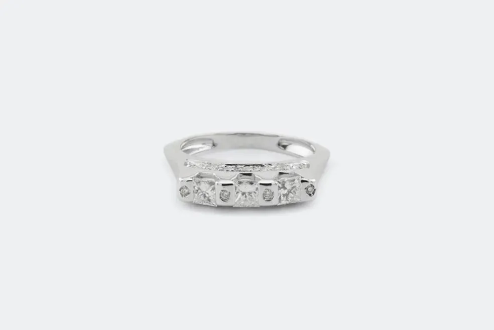 Trilogie en or blanc et diamants