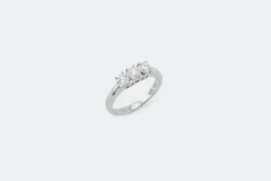 Trilogie en or blanc et diamants