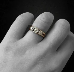 Trilogie en or blanc et diamants