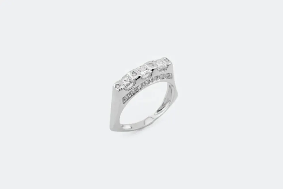 Trilogie en or blanc et diamants