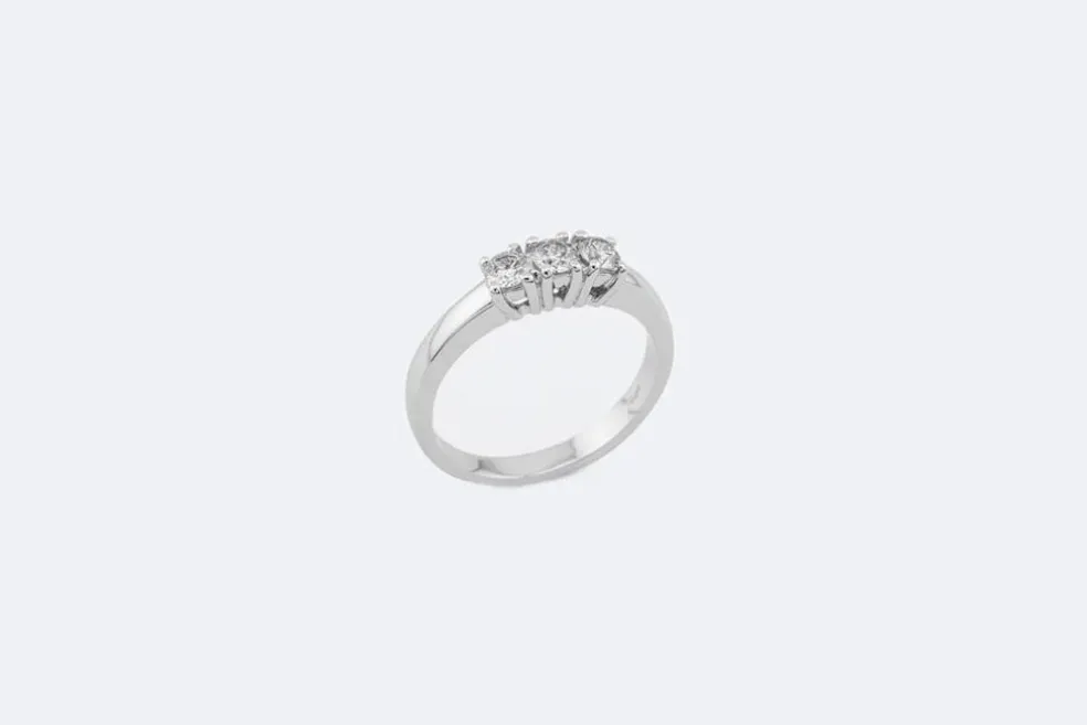 Trilogie en or blanc et diamants