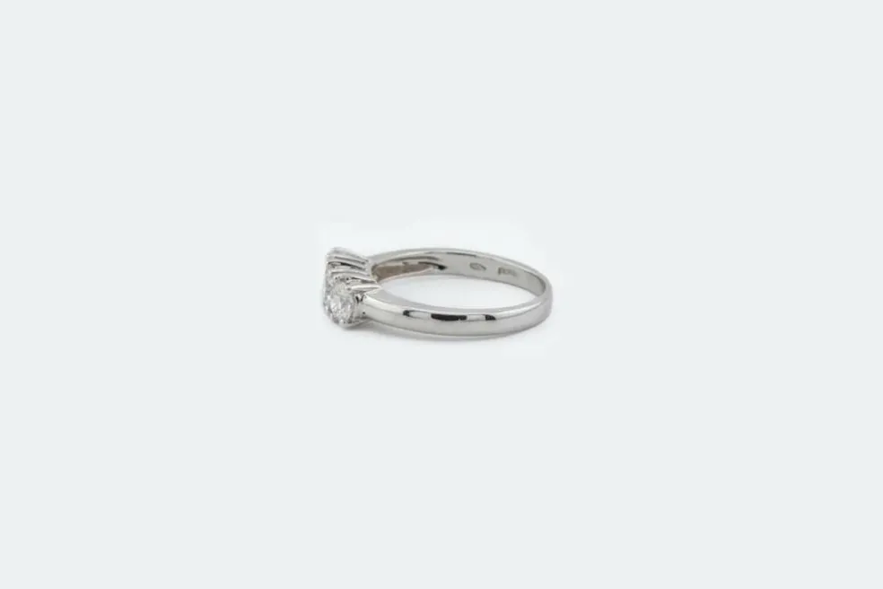 Trilogie en or blanc et diamants
