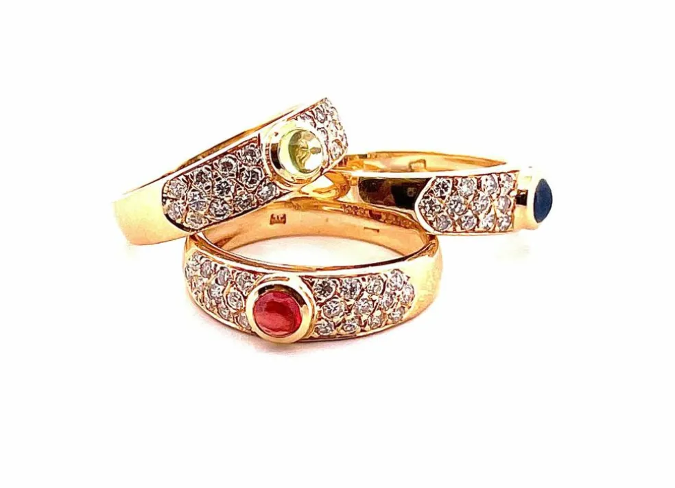 Trio de bagues or jaune diamants pierres de couleur
