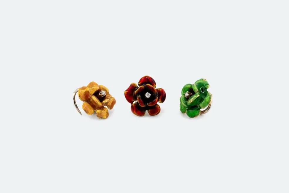 Trio de broches en or jaune