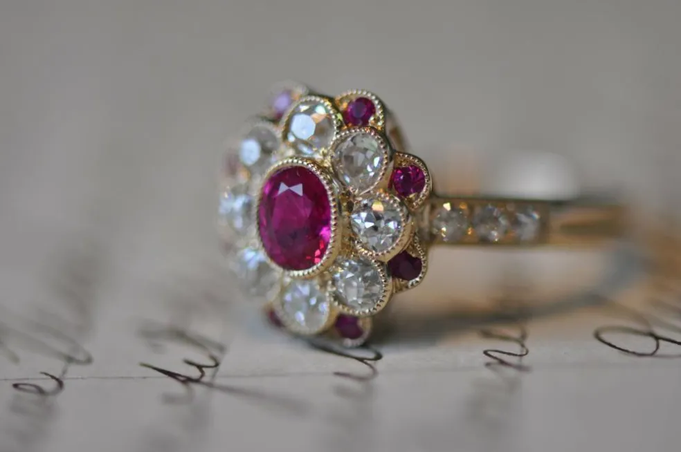 Une bague en diamant de Ruby et Old Mine