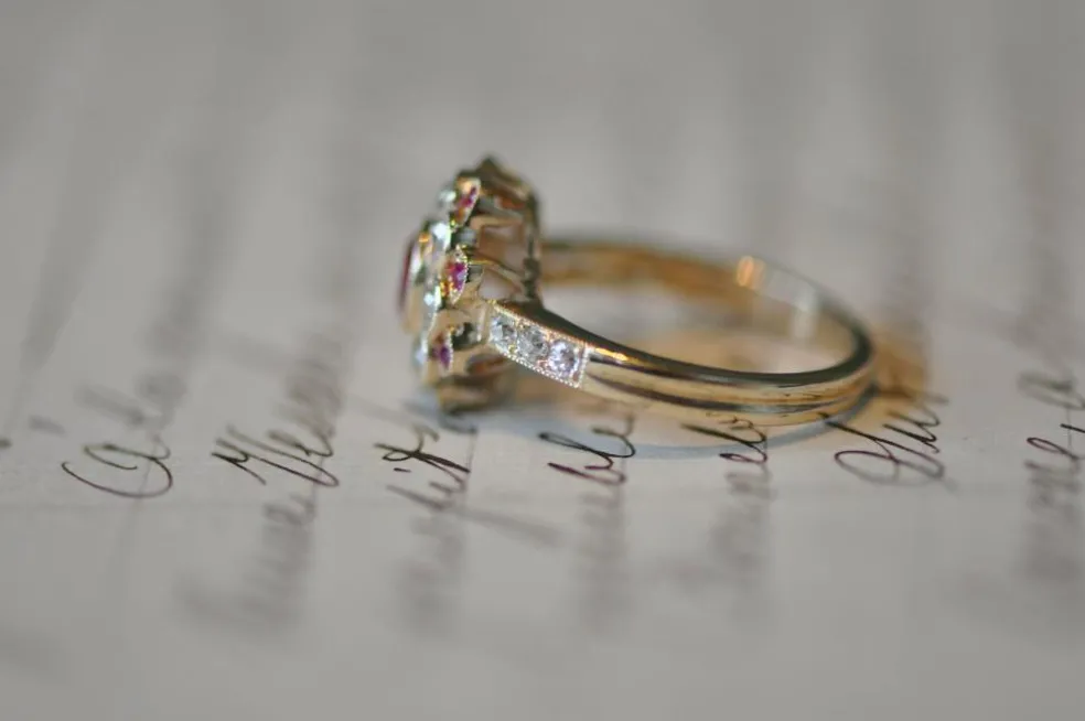 Une bague en diamant de Ruby et Old Mine
