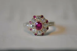 Une bague en diamant de Ruby et Old Mine