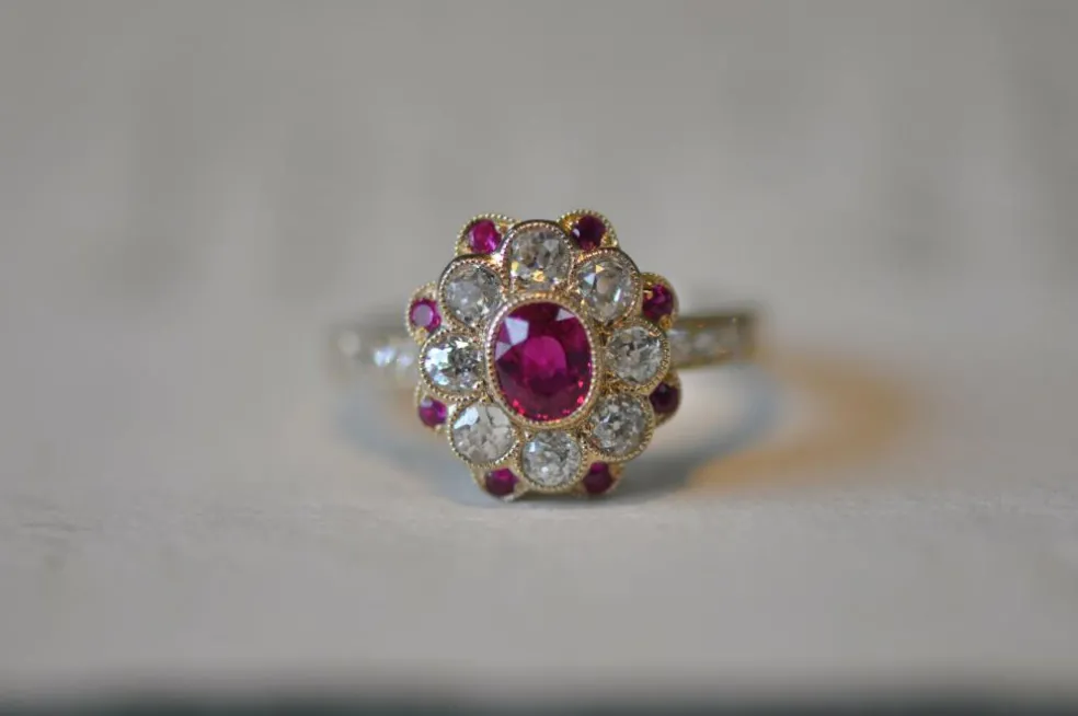 Une bague en diamant de Ruby et Old Mine