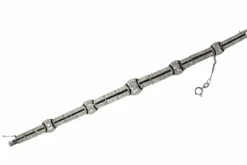 Une déclaration éblouissante d'Art Déco : Bracelet en platine avec diamants et onyx