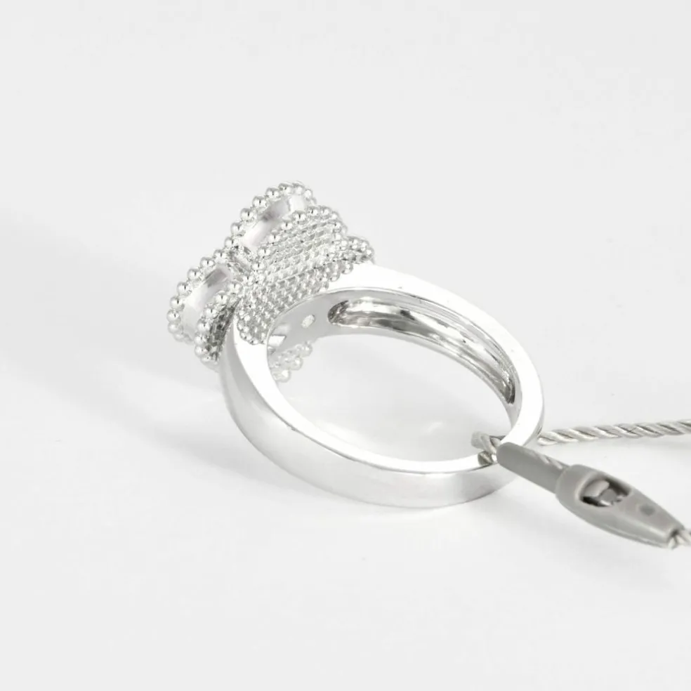 VAN CLEEF & ARPELS - Alhambra - Bague or blanc, nacre et diamant