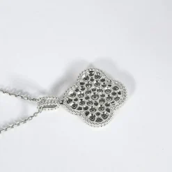 VAN CLEEF & ARPELS - Magic Alhambra - Sautoir or blanc et diamants