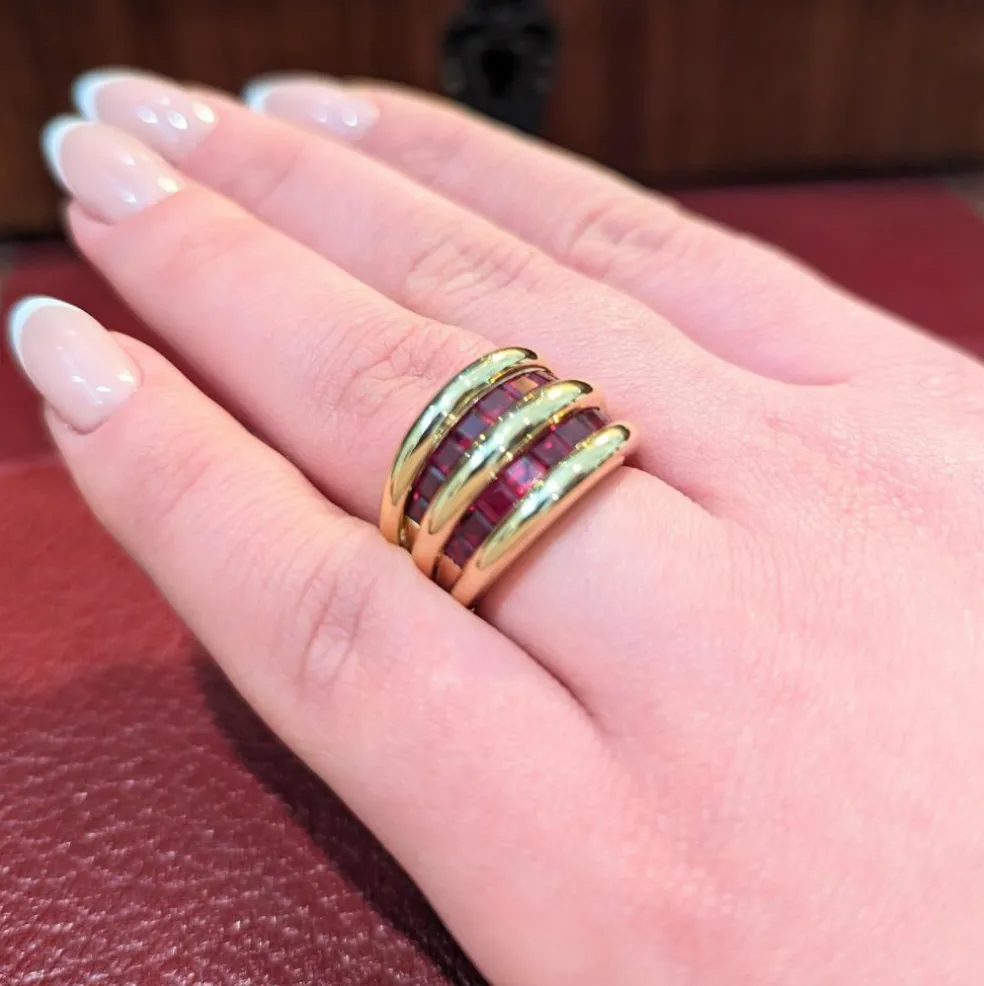VERNEY - Bague en or jaune et rubis